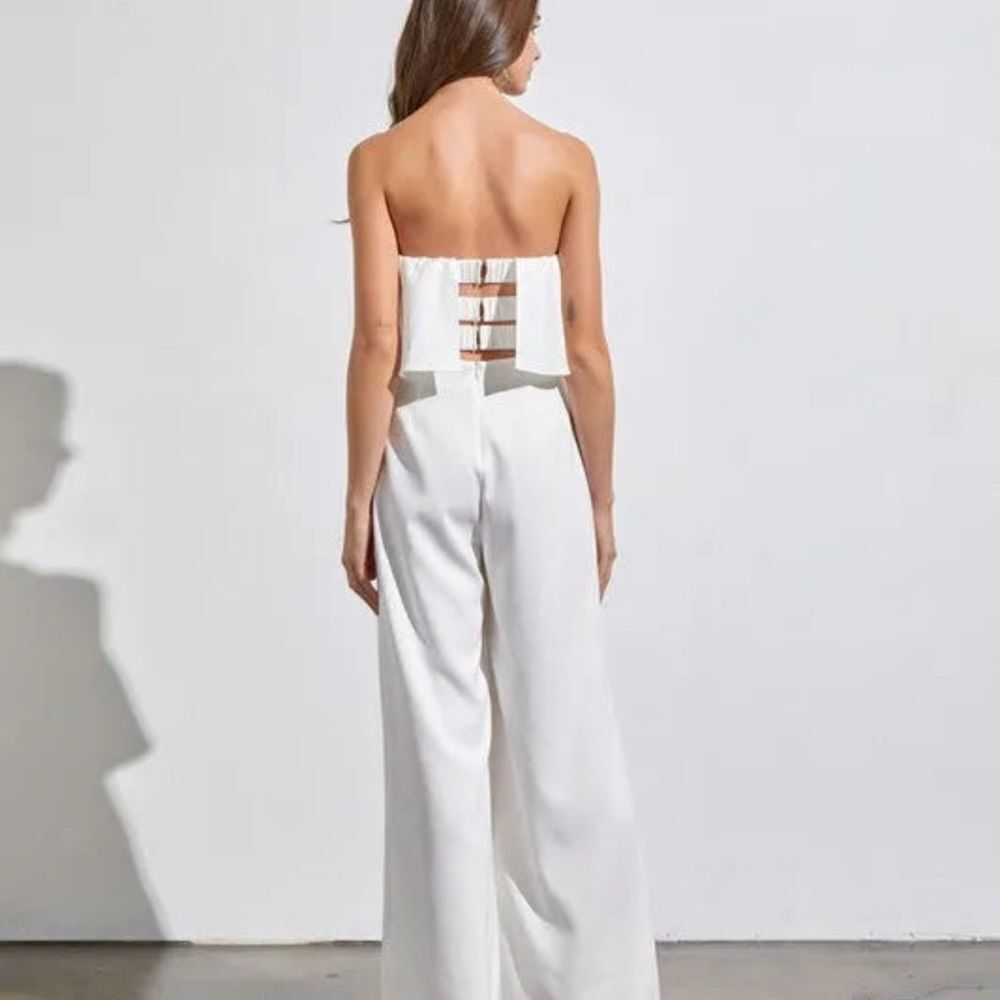 Elegant White Strapless Jumpsuit - Picture 3 of 4